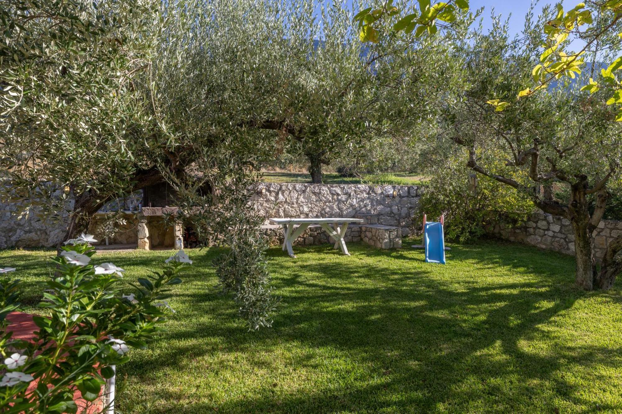 Appartamento Delfinia Vlachata Esterno foto